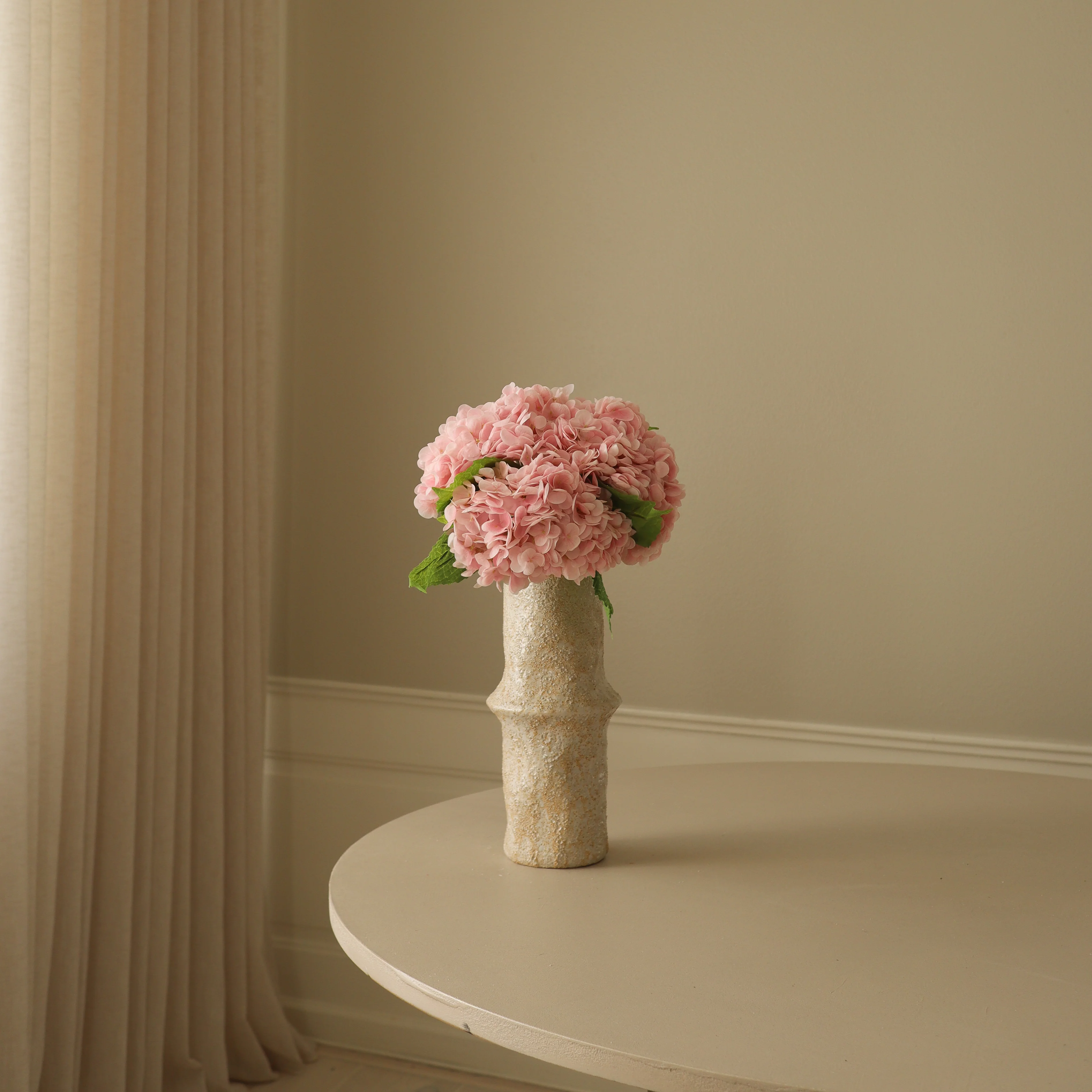 Light Pink Hydrangea Flower - Image 3