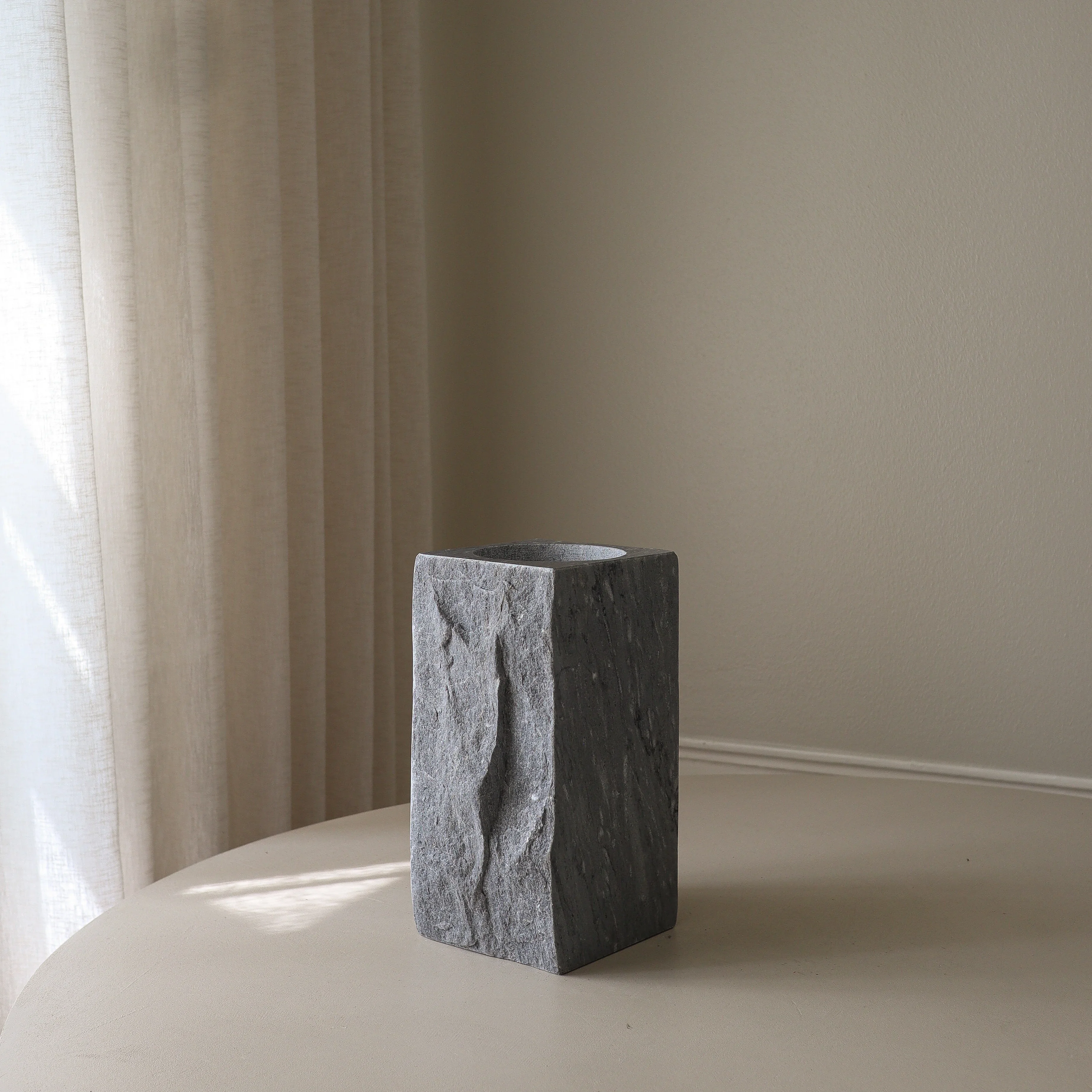 Large Cartier Grey Marble Edge Vase - Image 3