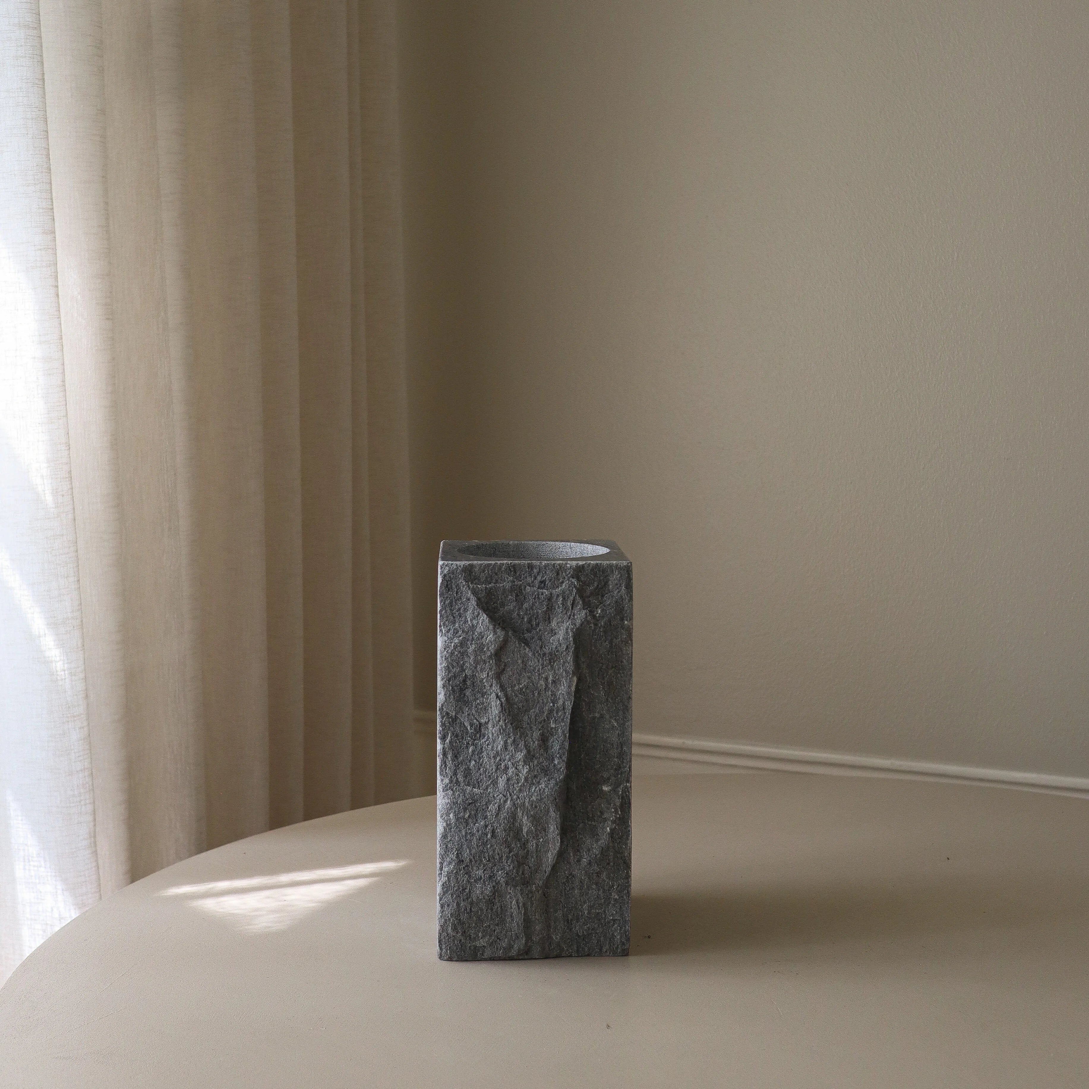 Large Cartier Grey Marble Edge Vase - Image 4