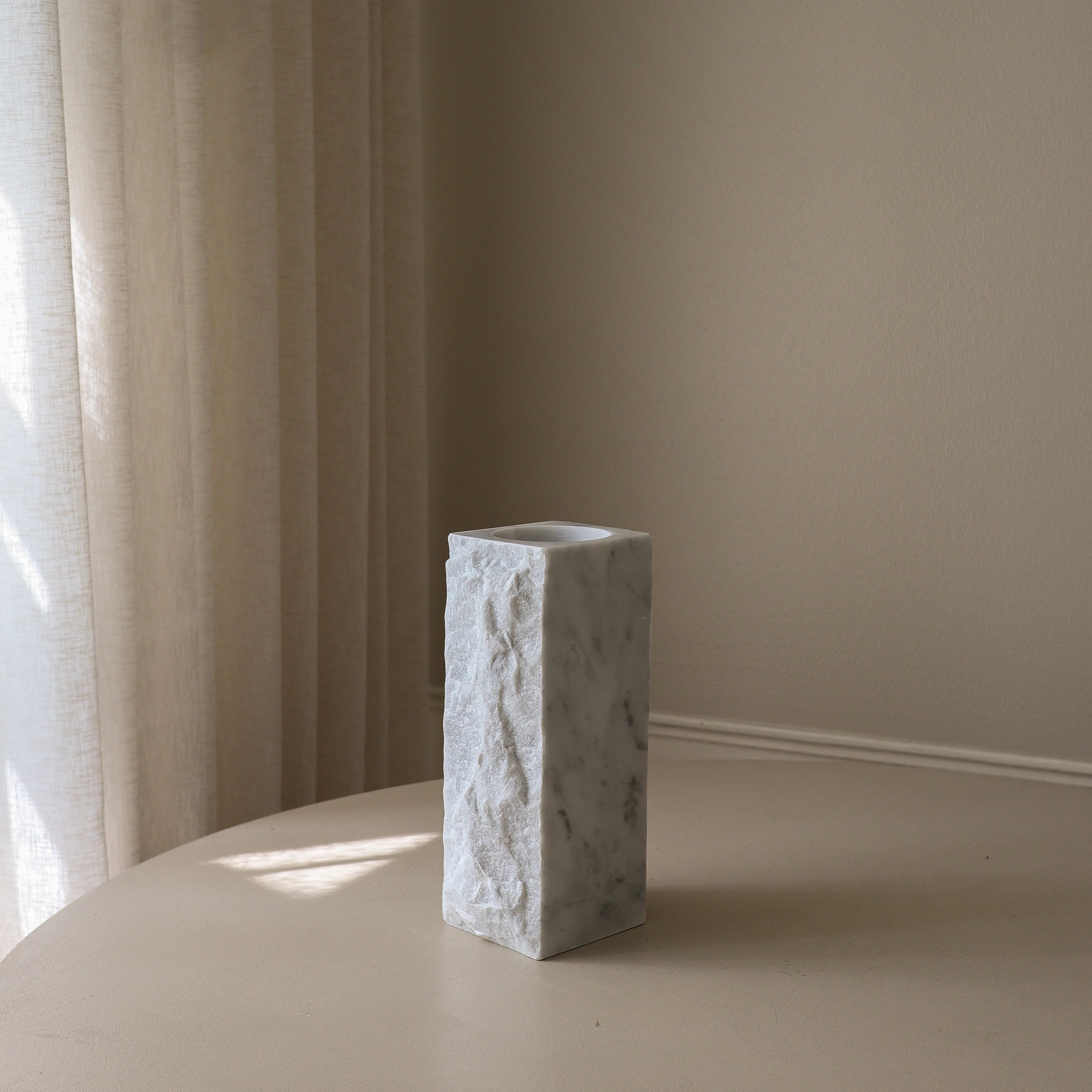 Medium Carrara White Marble Edge Vase - Image 3