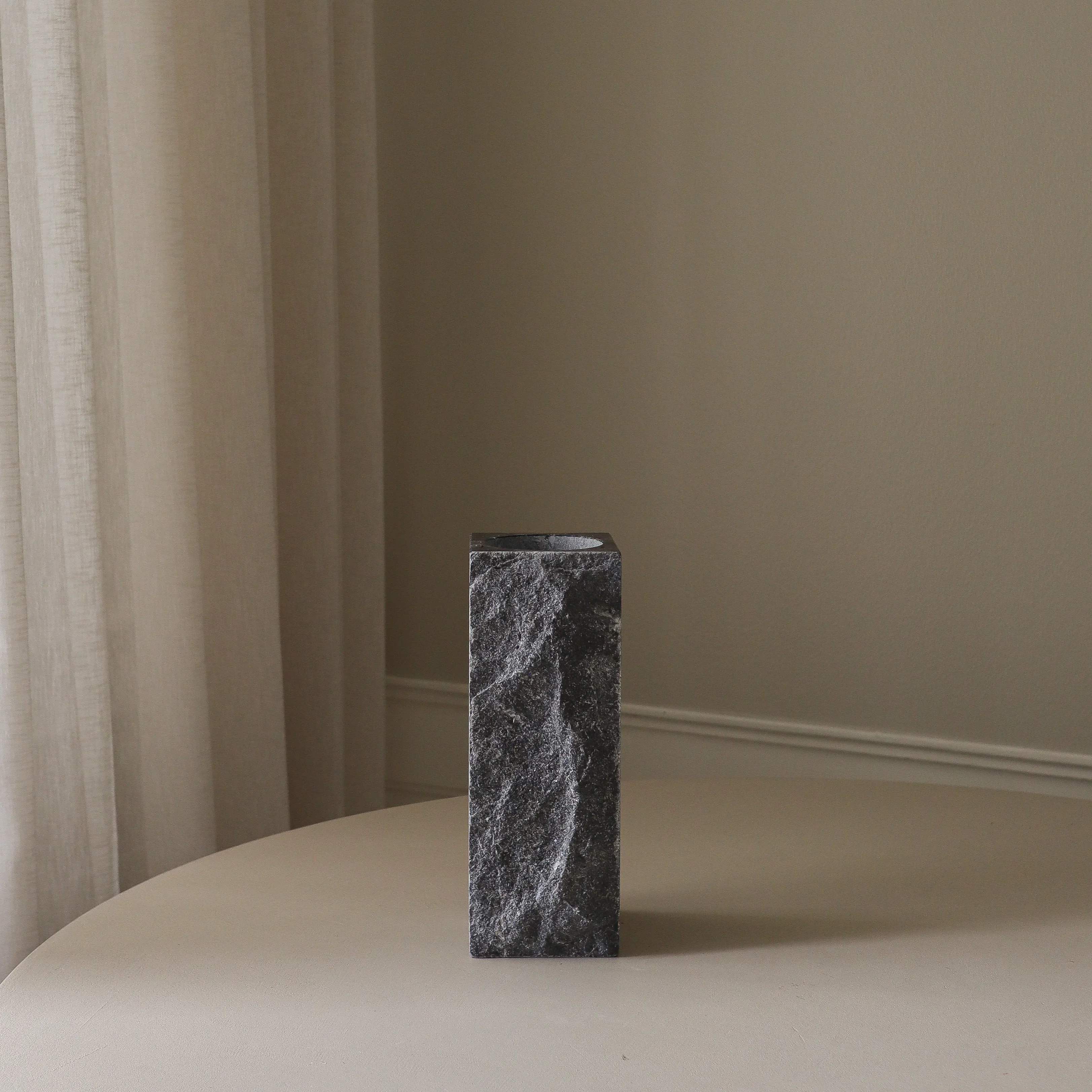 Medium Cartier Grey Marble Edge Vase - Image 4