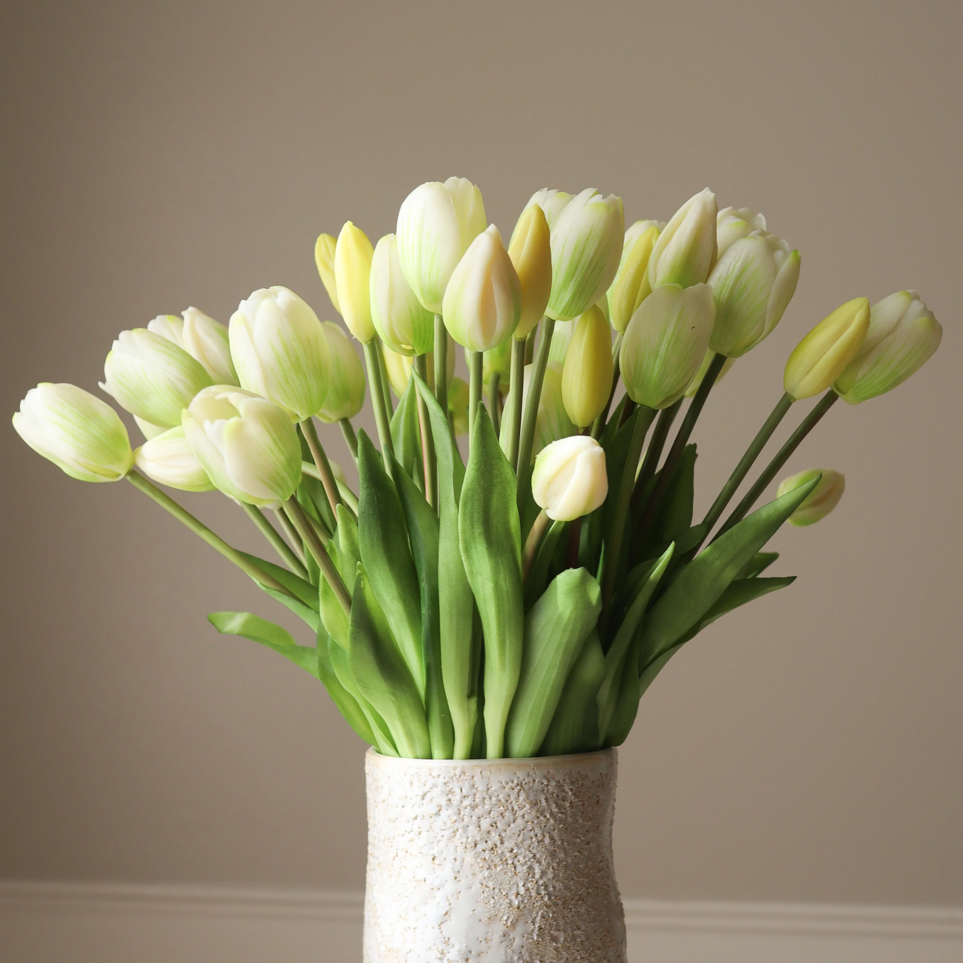 White Tulip Grand Bouquet - Image 2